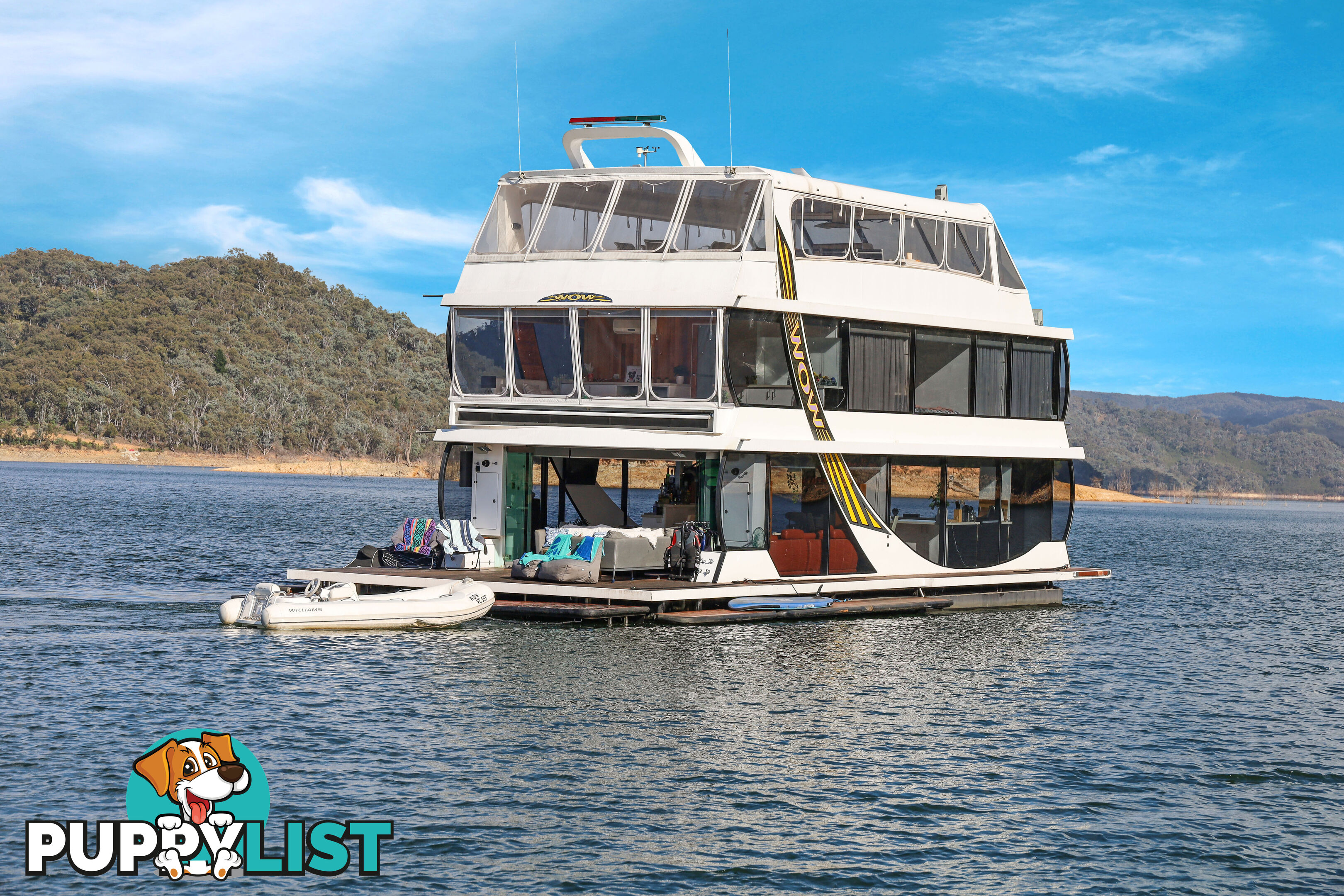 WOW Houseboat Holiday Home on Lake Eildon