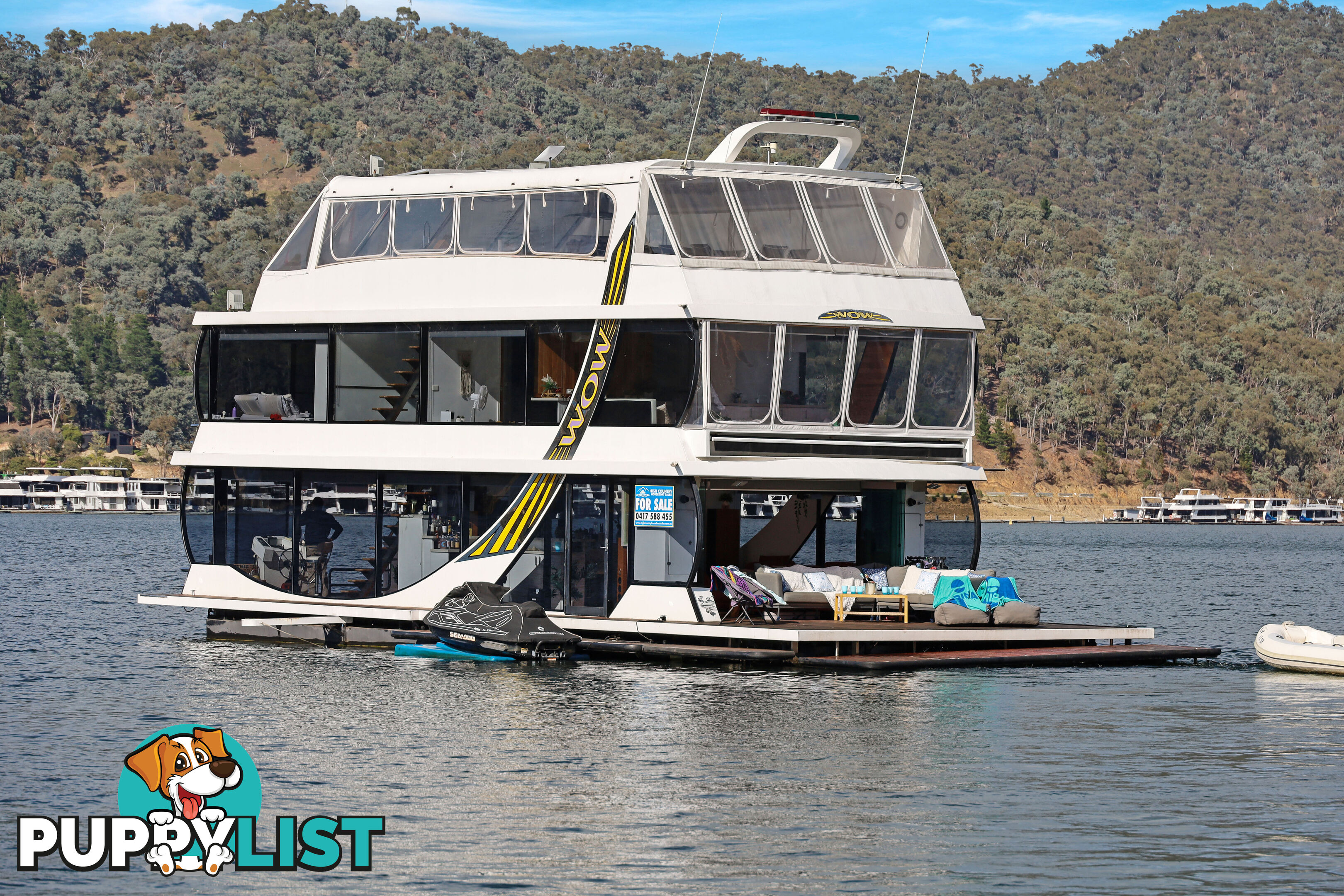 WOW Houseboat Holiday Home on Lake Eildon