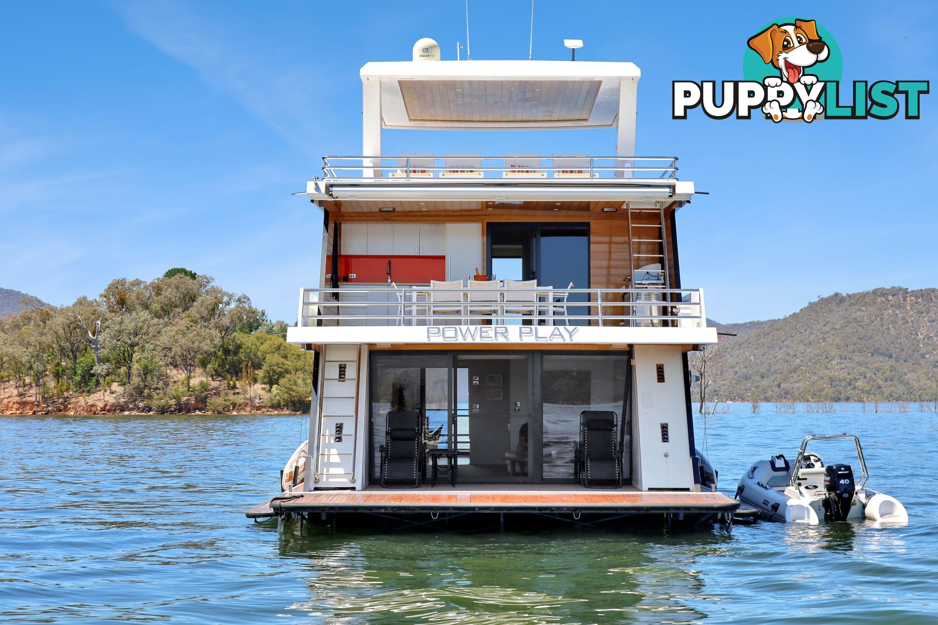 PowerPlay Houseboat Holiday Home on Lake Eildon