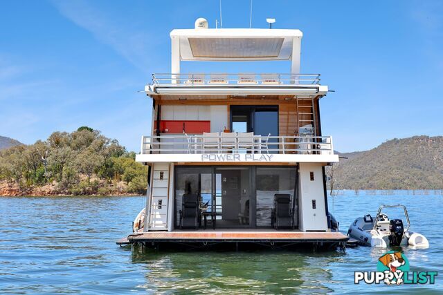 PowerPlay Houseboat Holiday Home on Lake Eildon