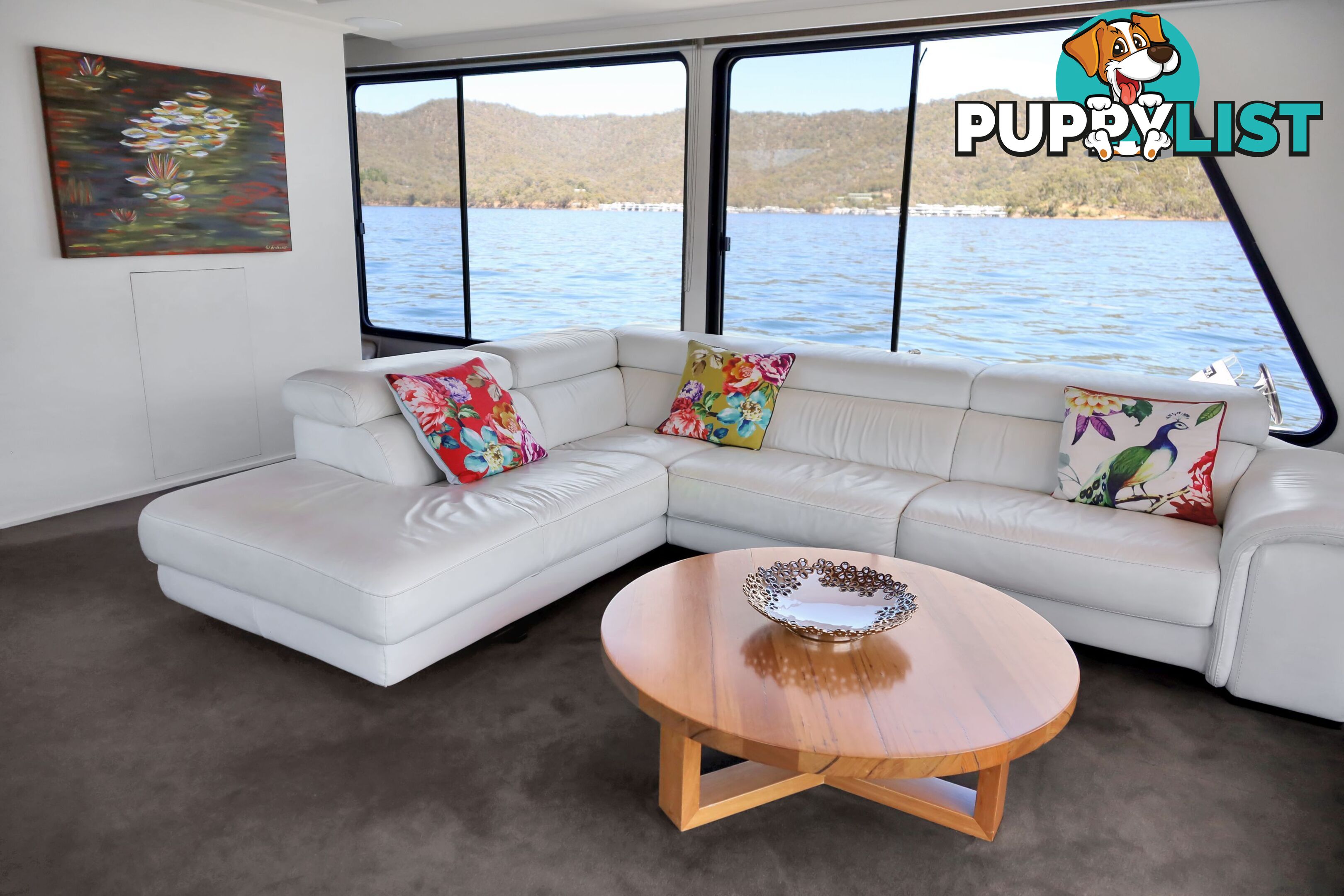 PowerPlay Houseboat Holiday Home on Lake Eildon