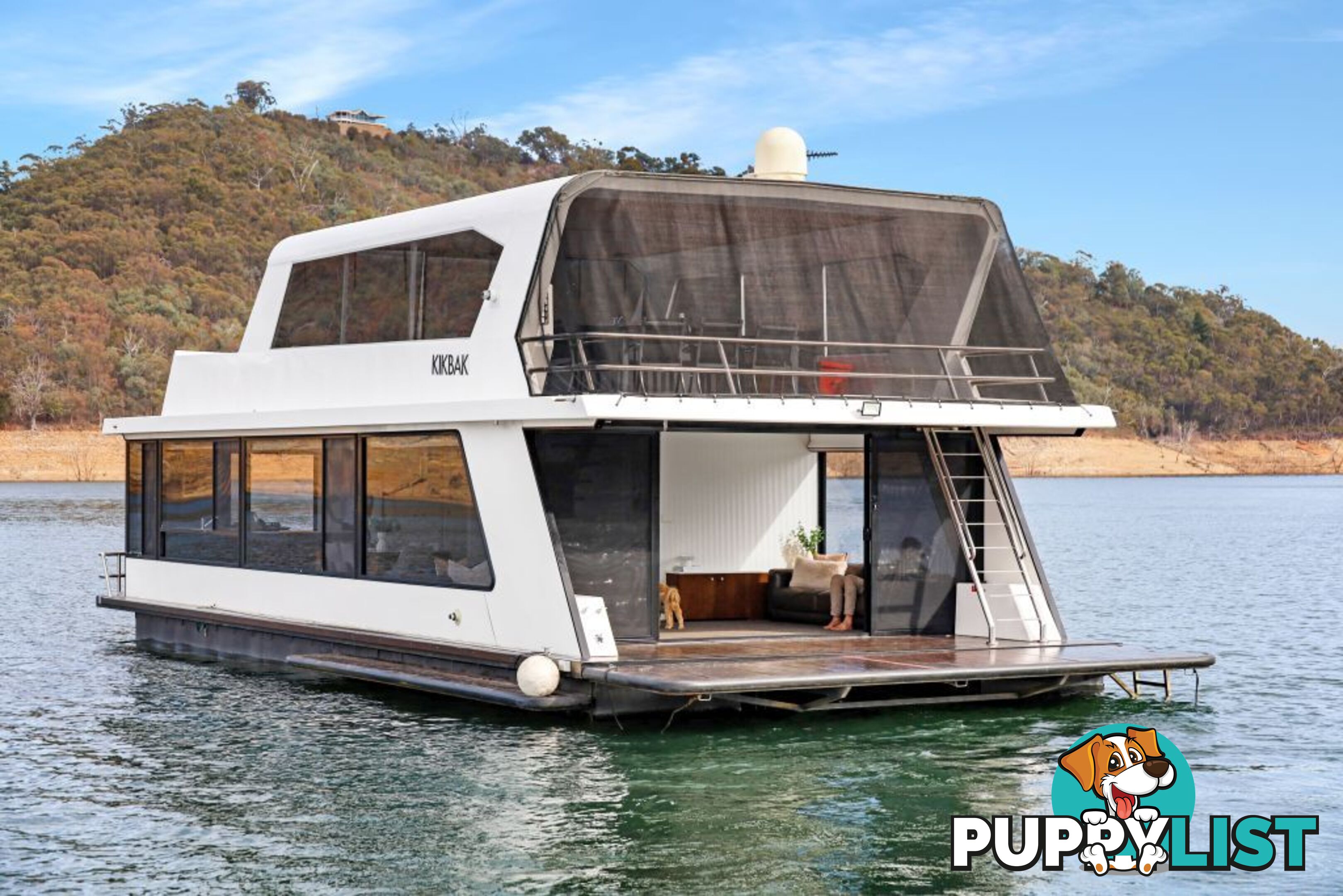 KIK BAK Houseboat Holiday Home on Lake Eildon