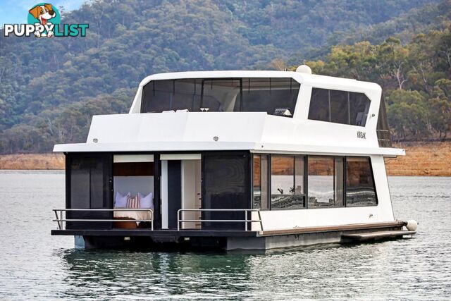 KIK BAK Houseboat Holiday Home on Lake Eildon