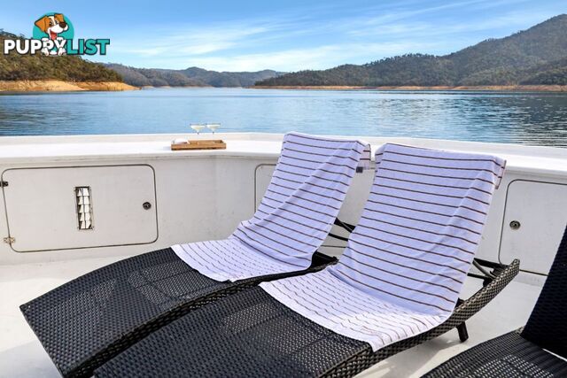 KIK BAK Houseboat Holiday Home on Lake Eildon