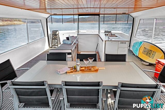 KIK BAK Houseboat Holiday Home on Lake Eildon