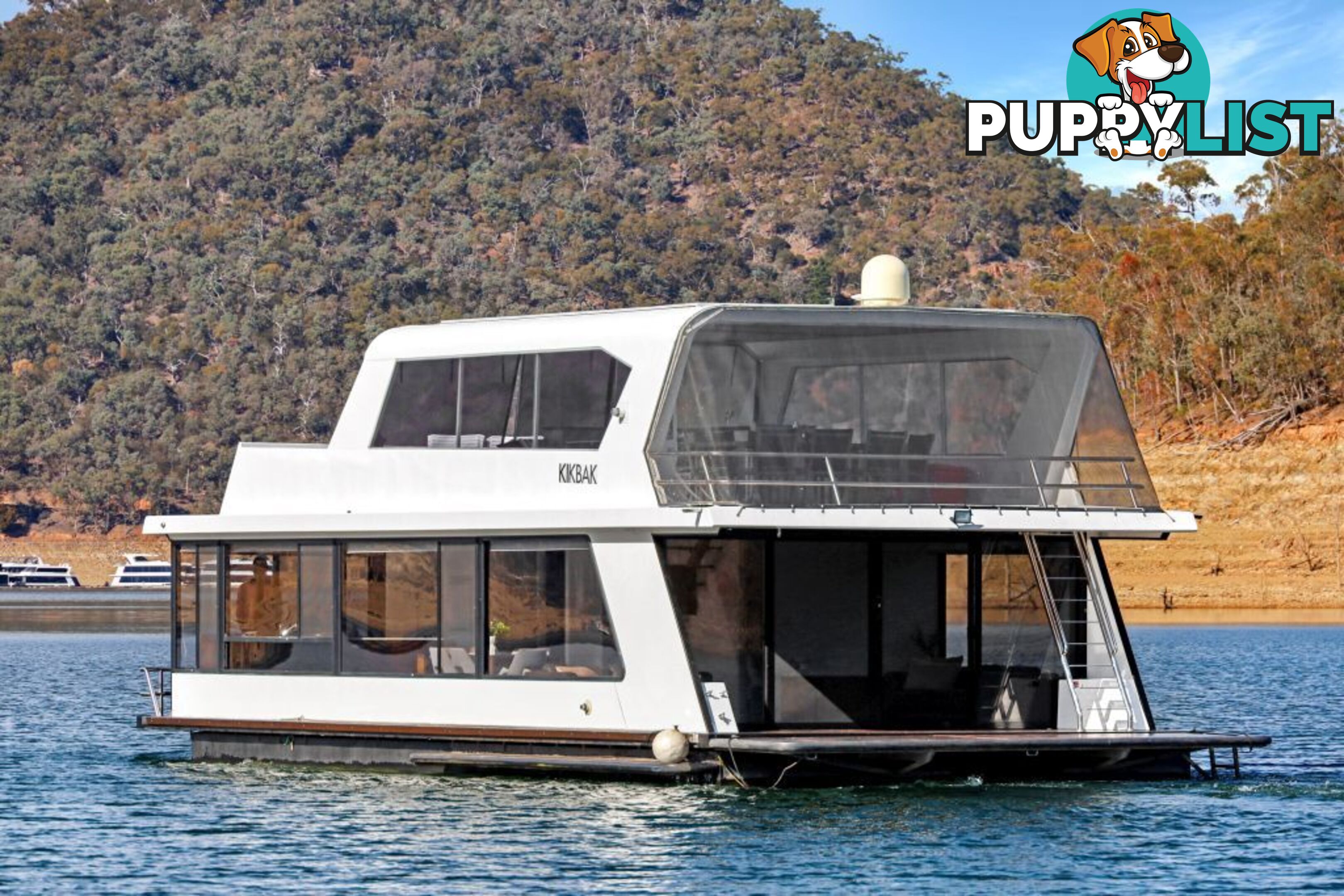 KIK BAK Houseboat Holiday Home on Lake Eildon