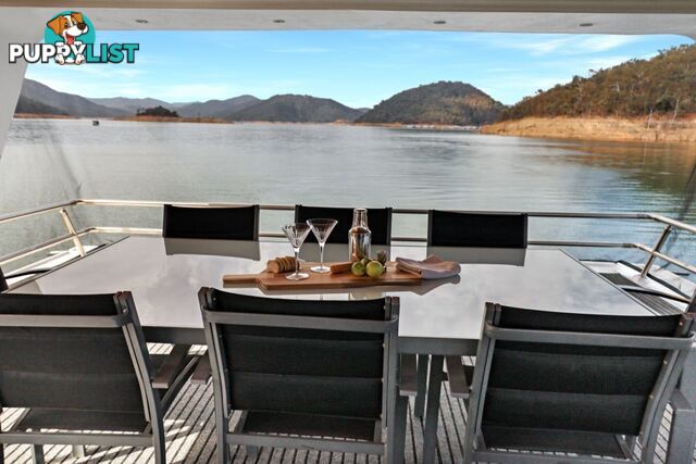 KIK BAK Houseboat Holiday Home on Lake Eildon