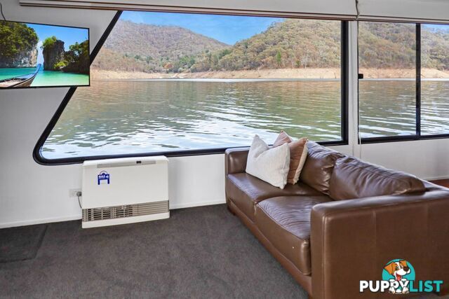 KIK BAK Houseboat Holiday Home on Lake Eildon