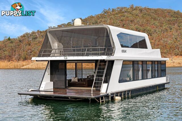 KIK BAK Houseboat Holiday Home on Lake Eildon