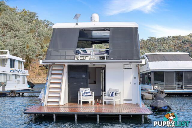 Boomerang Houseboat Holiday Home on Lake Eildon