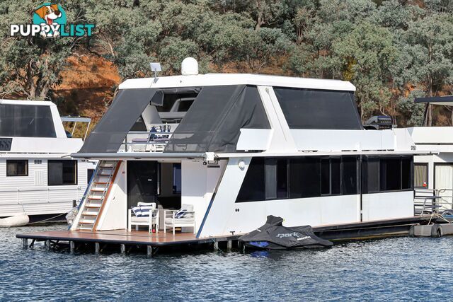 Boomerang Houseboat Holiday Home on Lake Eildon