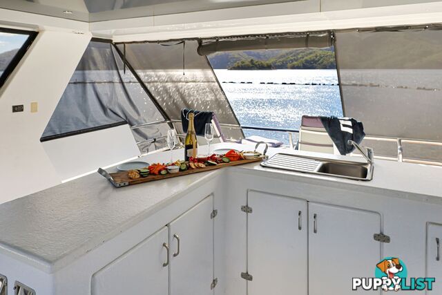 Boomerang Houseboat Holiday Home on Lake Eildon