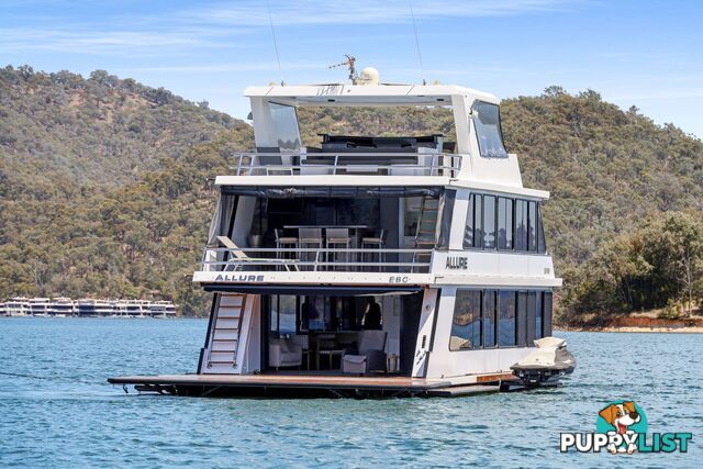 Allure Houseboat Holiday Home on Lake Eildon