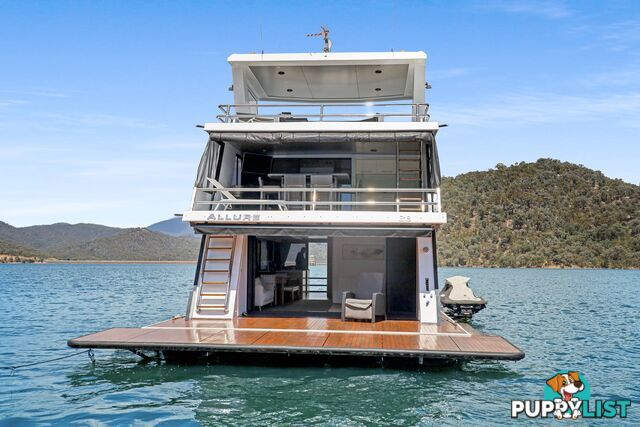 Allure Houseboat Holiday Home on Lake Eildon