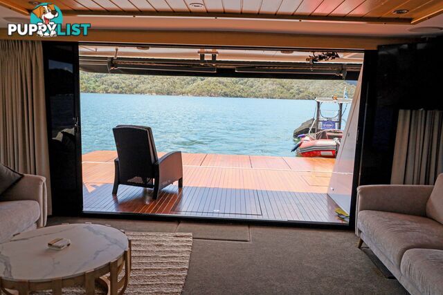 Allure Houseboat Holiday Home on Lake Eildon