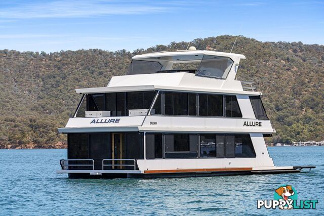 Allure Houseboat Holiday Home on Lake Eildon