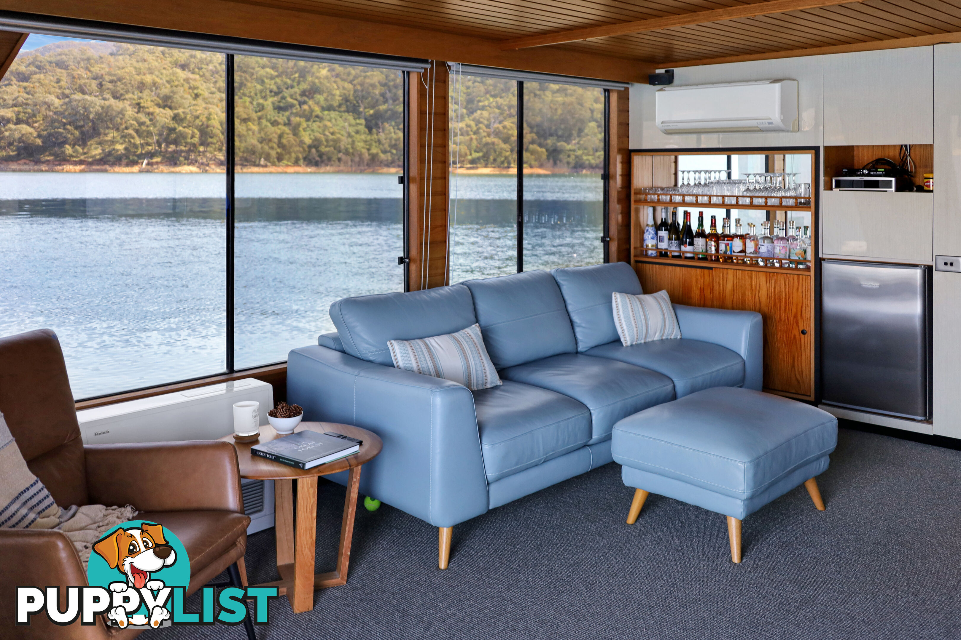 Showtime Houseboat Holiday Home on Lake Eildon