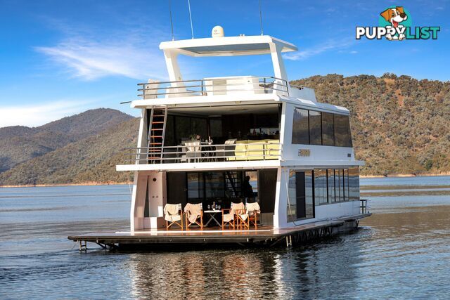 Sugoi Houseboat Holiday Home on Lake Eildon