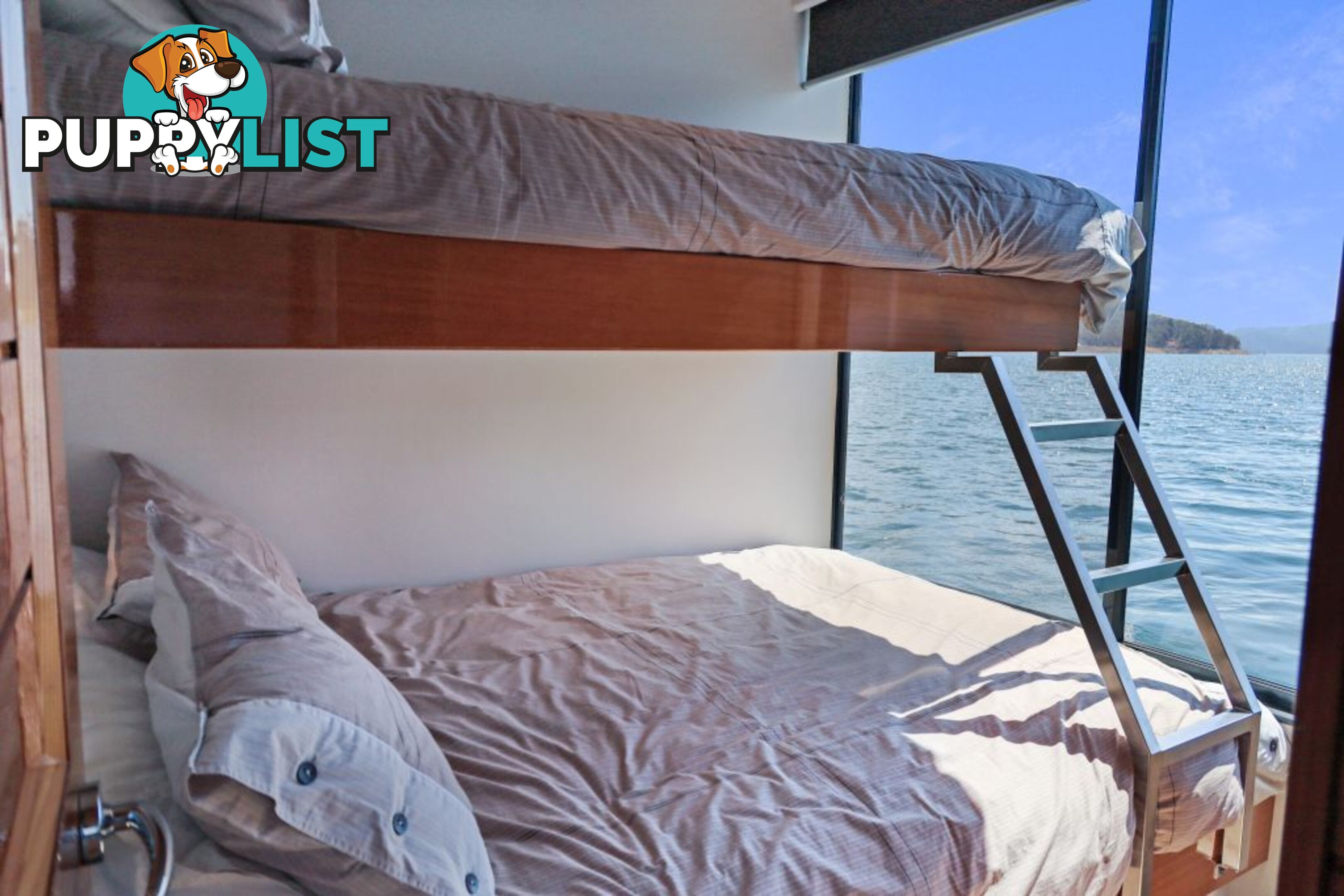 Decadence Houseboat Holiday Home on Lake Eildon