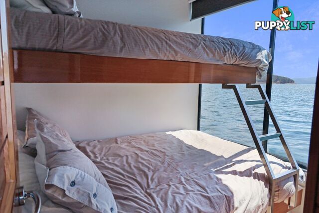 Decadence Houseboat Holiday Home on Lake Eildon