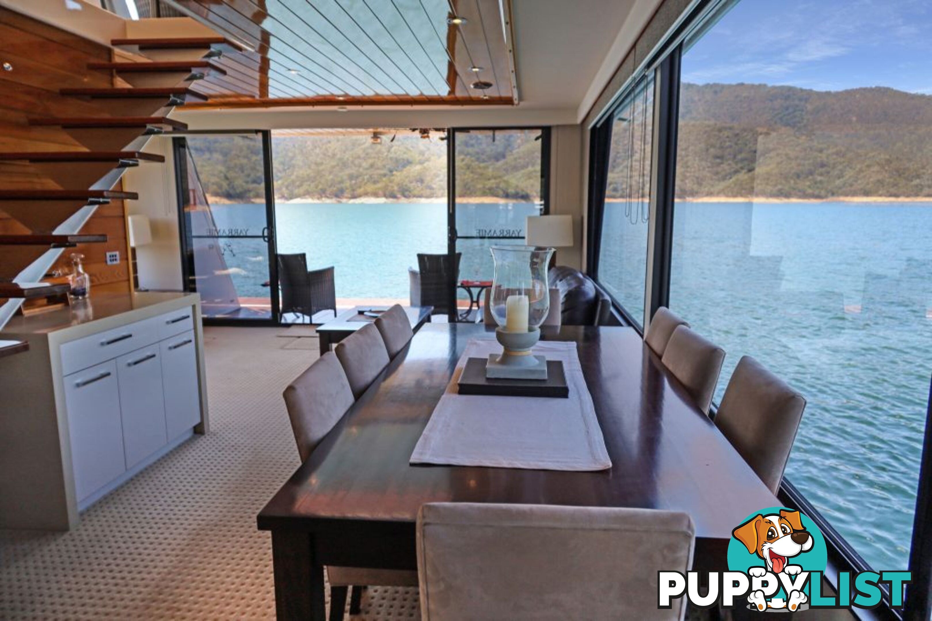 Decadence Houseboat Holiday Home on Lake Eildon