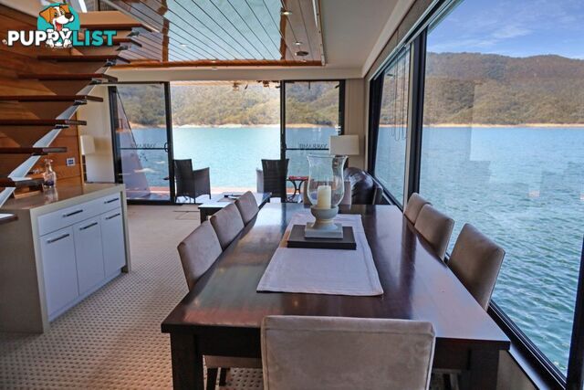 Decadence Houseboat Holiday Home on Lake Eildon