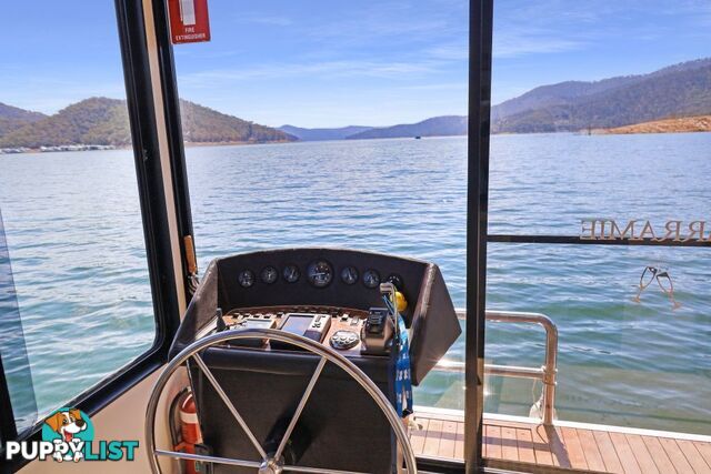 Decadence Houseboat Holiday Home on Lake Eildon