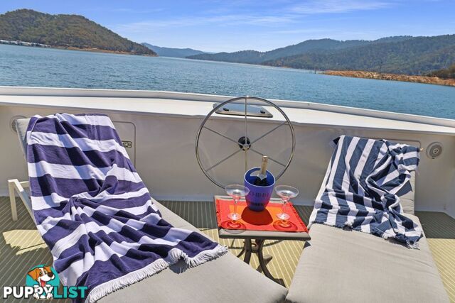 Decadence Houseboat Holiday Home on Lake Eildon