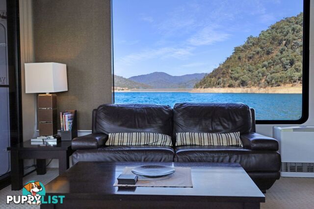 Decadence Houseboat Holiday Home on Lake Eildon