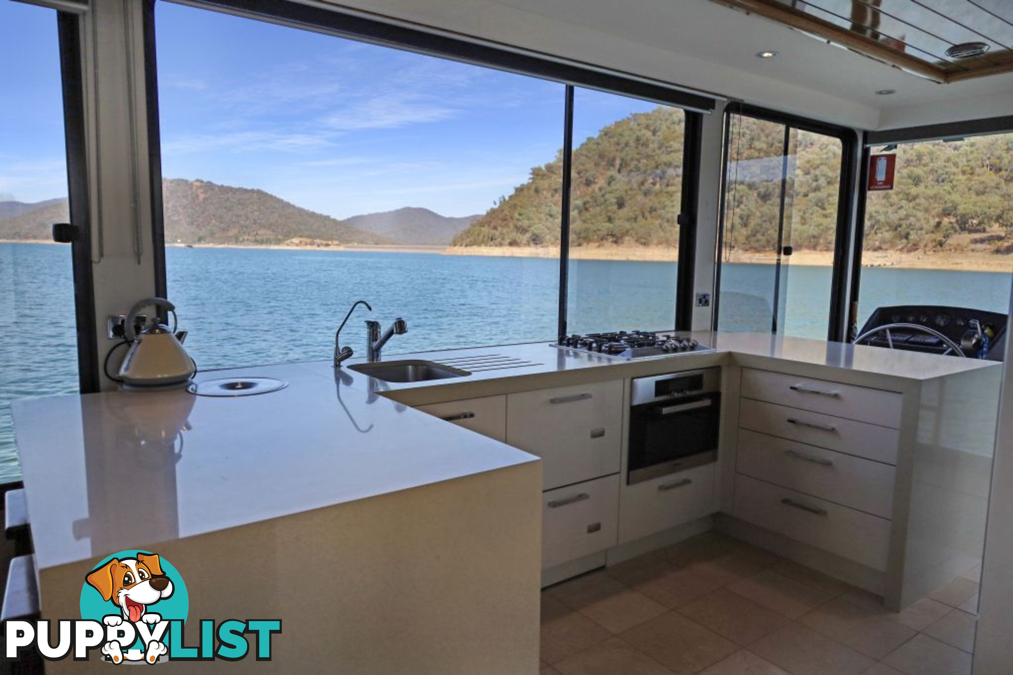 Decadence Houseboat Holiday Home on Lake Eildon