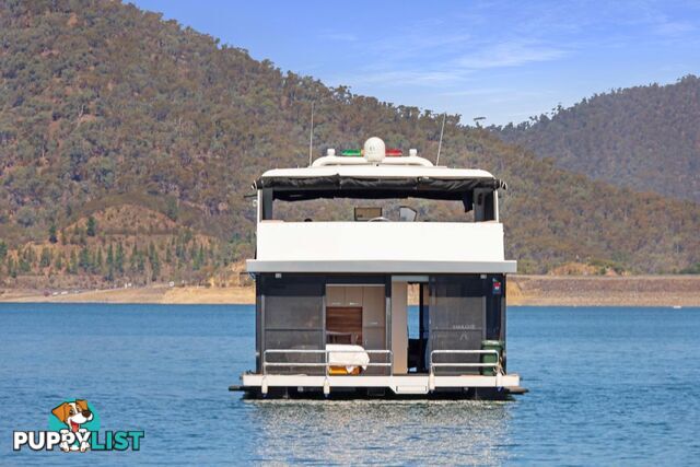 Decadence Houseboat Holiday Home on Lake Eildon