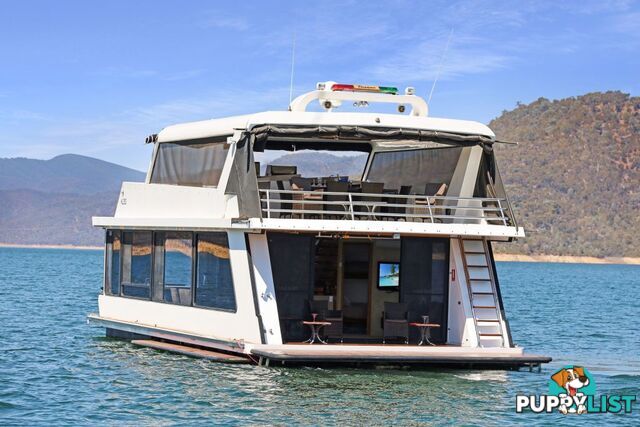 Decadence Houseboat Holiday Home on Lake Eildon