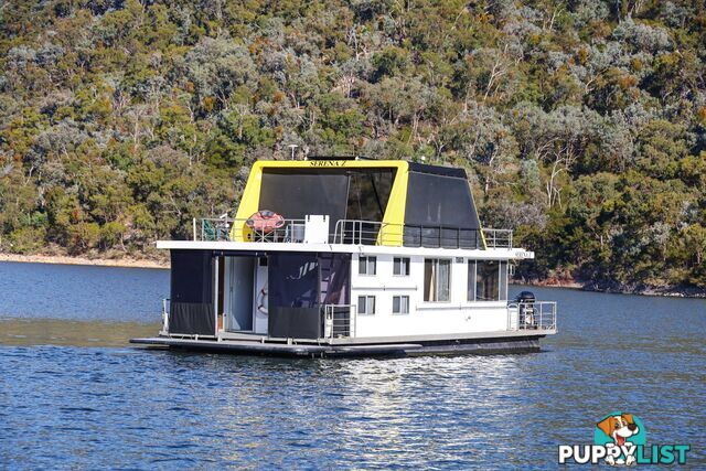 Serena Z Houseboat Holiday Home on Lake Eildon