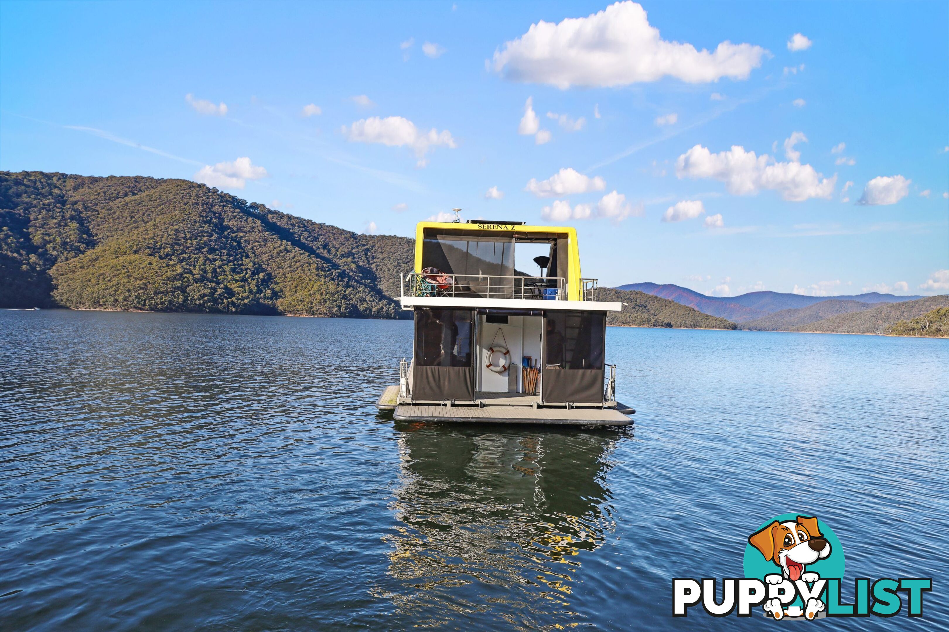 Serena Z Houseboat Holiday Home on Lake Eildon