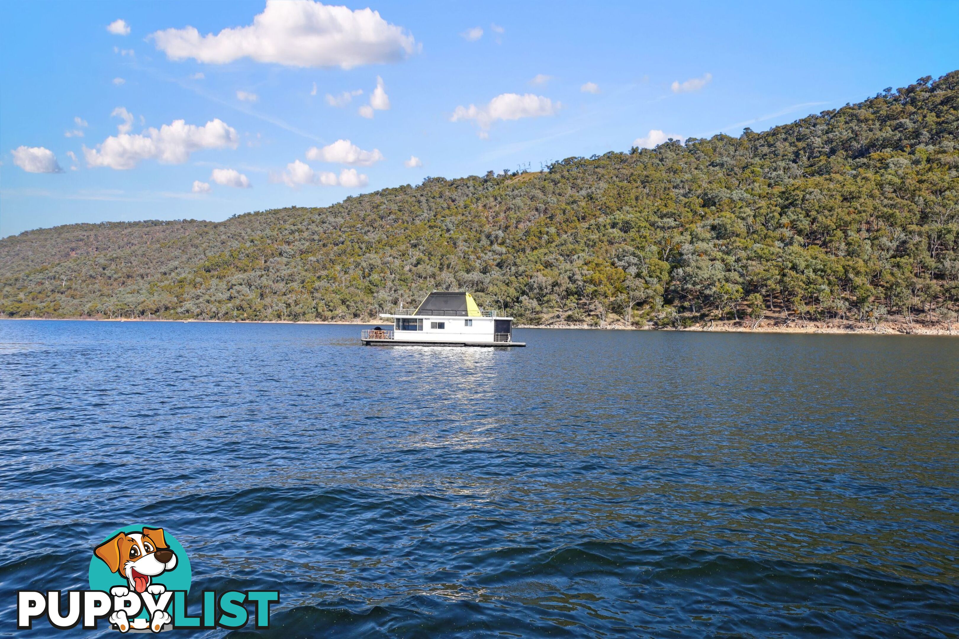 Serena Z Houseboat Holiday Home on Lake Eildon