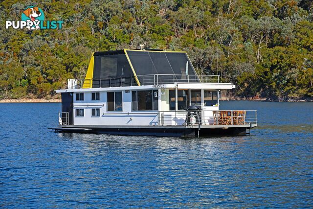 Serena Z Houseboat Holiday Home on Lake Eildon