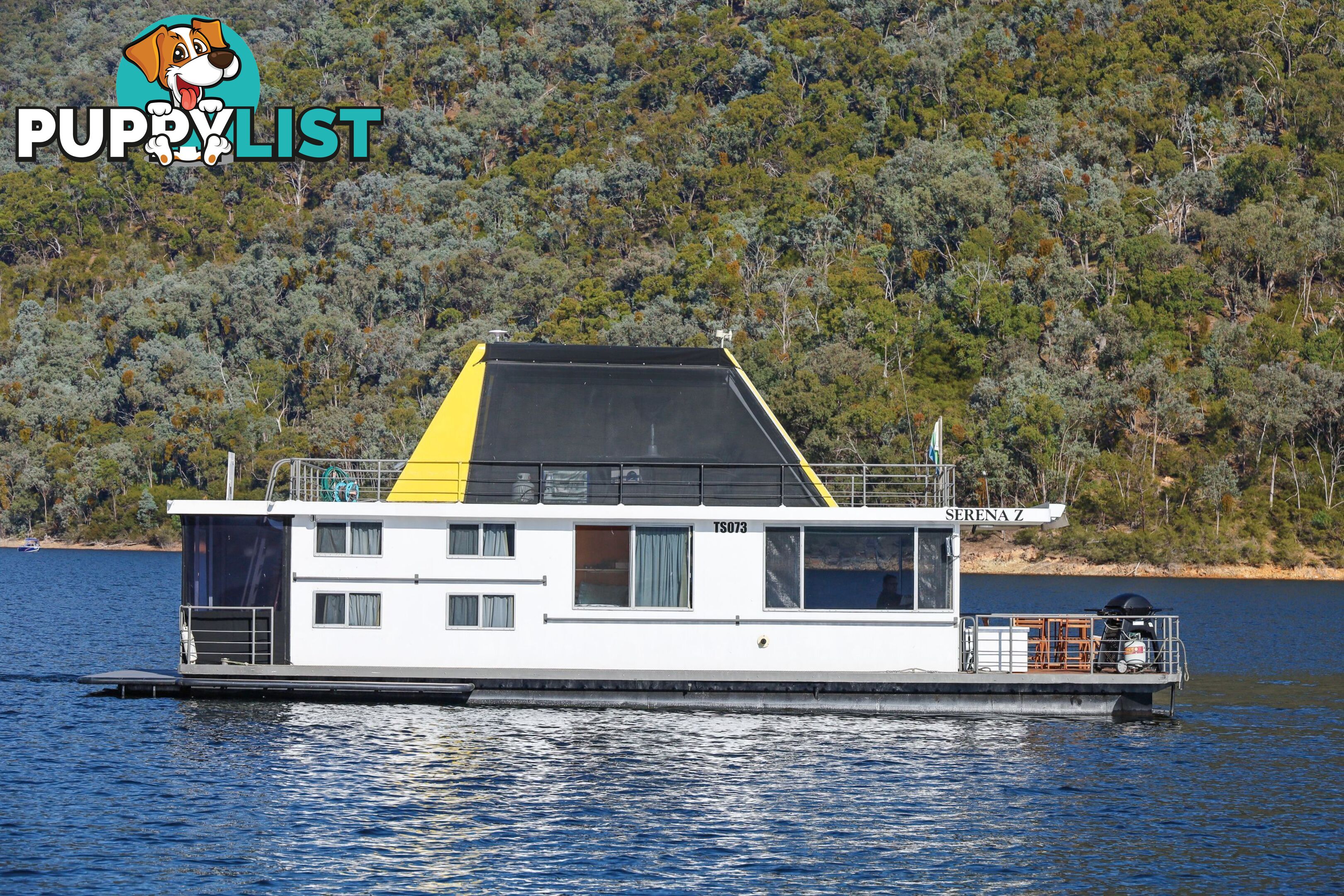 Serena Z Houseboat Holiday Home on Lake Eildon