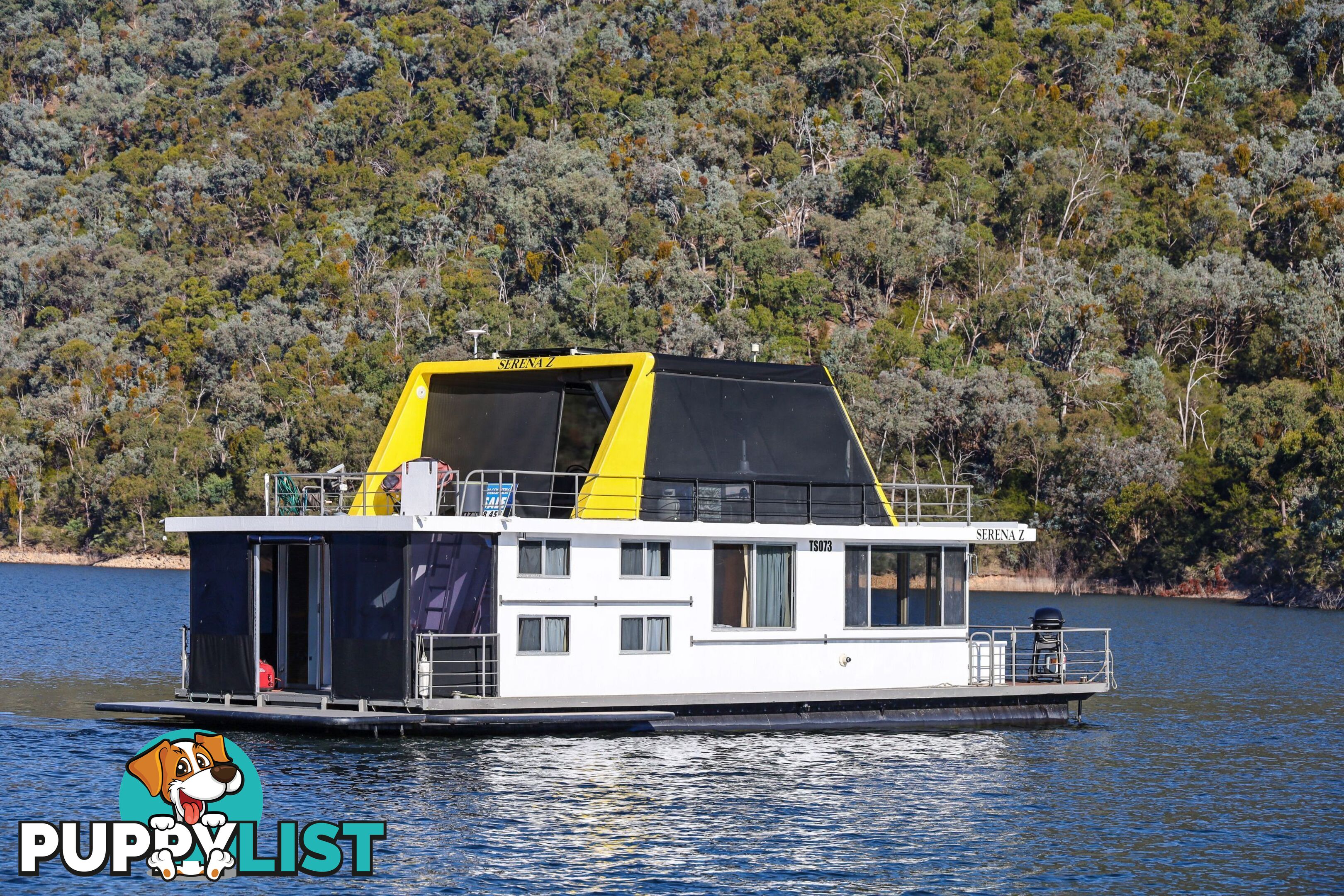 Serena Z Houseboat Holiday Home on Lake Eildon