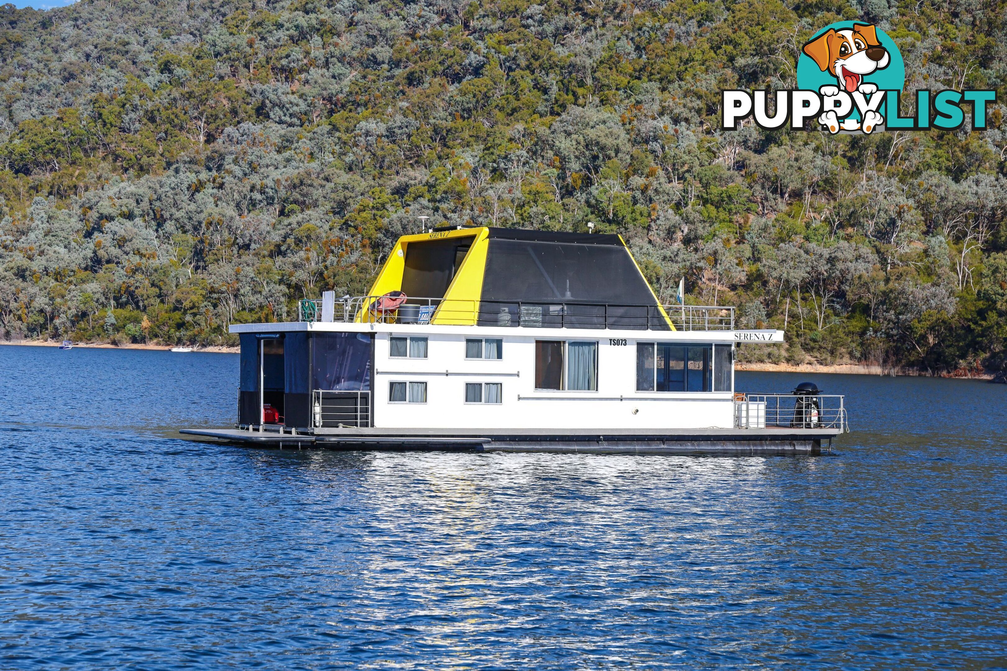 Serena Z Houseboat Holiday Home on Lake Eildon