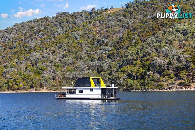 Serena Z Houseboat Holiday Home on Lake Eildon