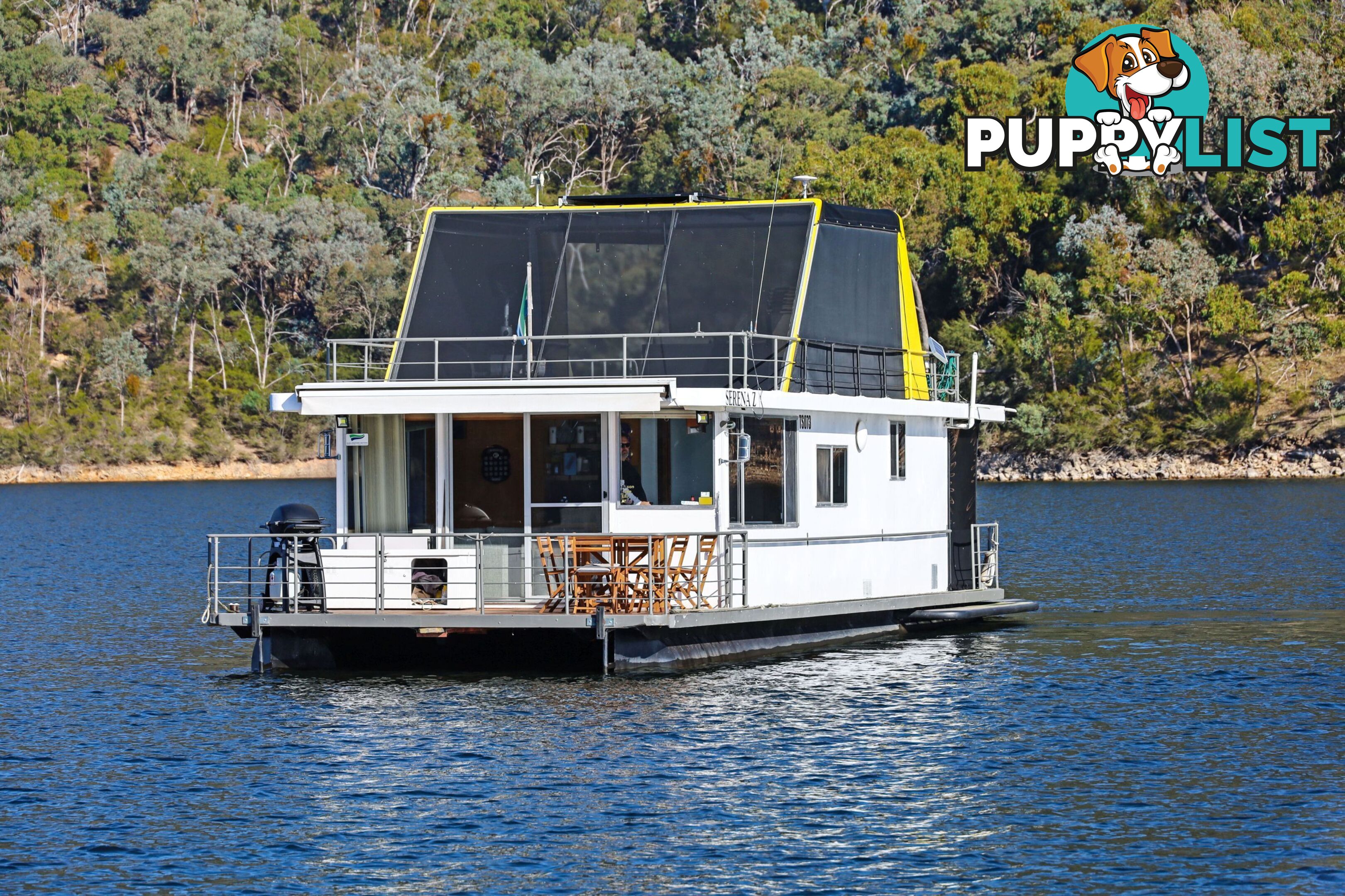 Serena Z Houseboat Holiday Home on Lake Eildon