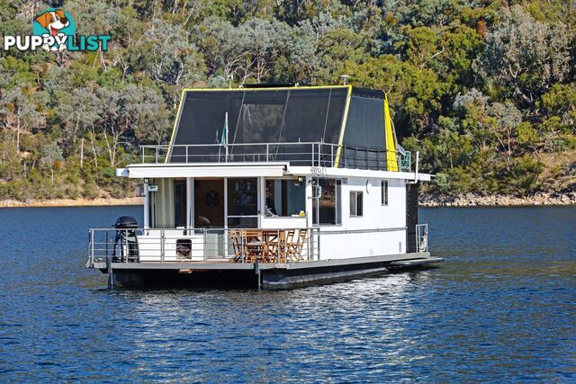 Serena Z Houseboat Holiday Home on Lake Eildon