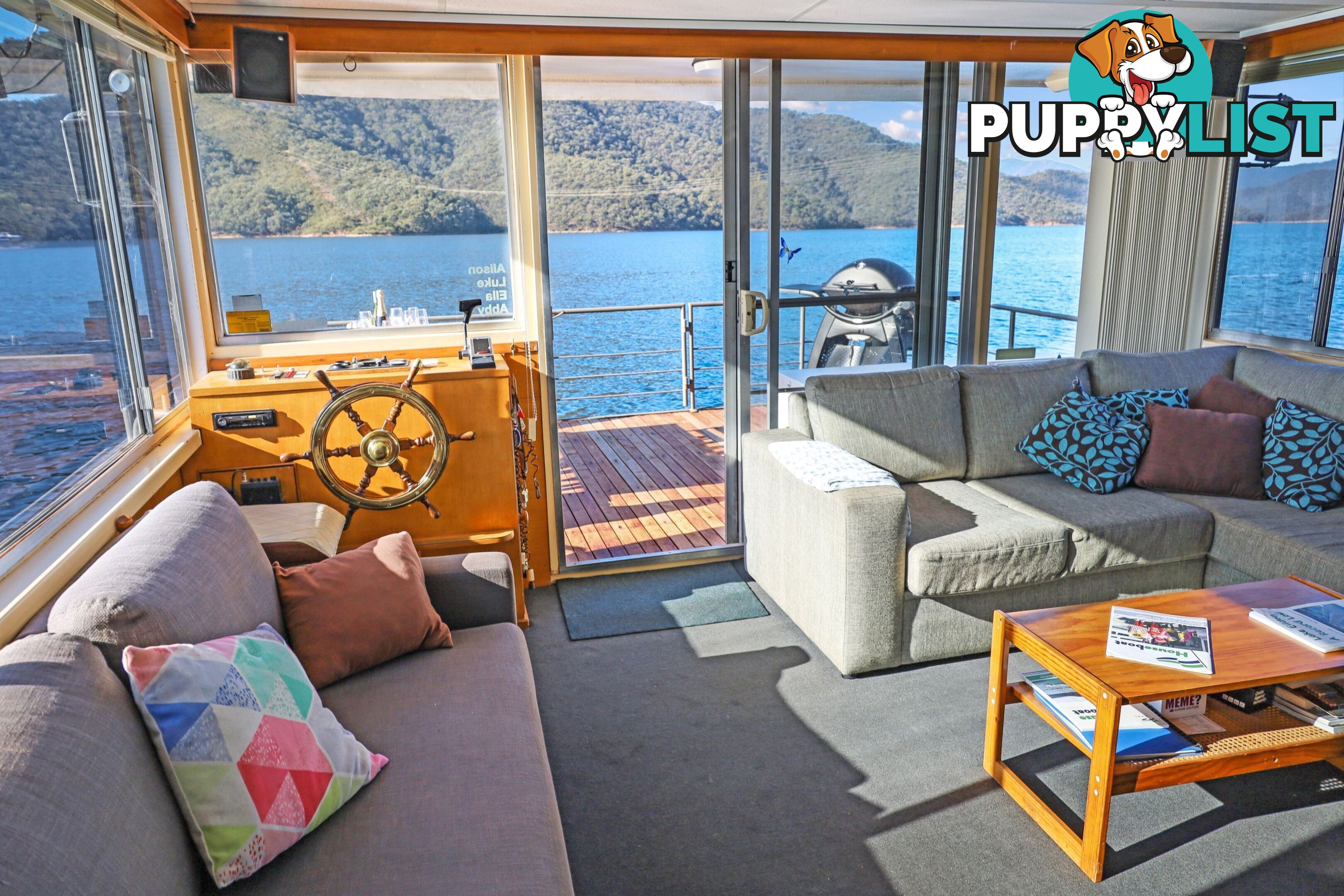 Serena Z Houseboat Holiday Home on Lake Eildon