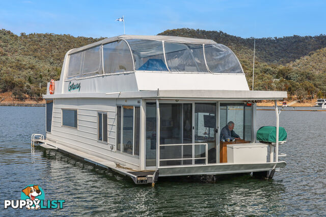 Getaway Houseboat Holiday Home on Lake Eildon