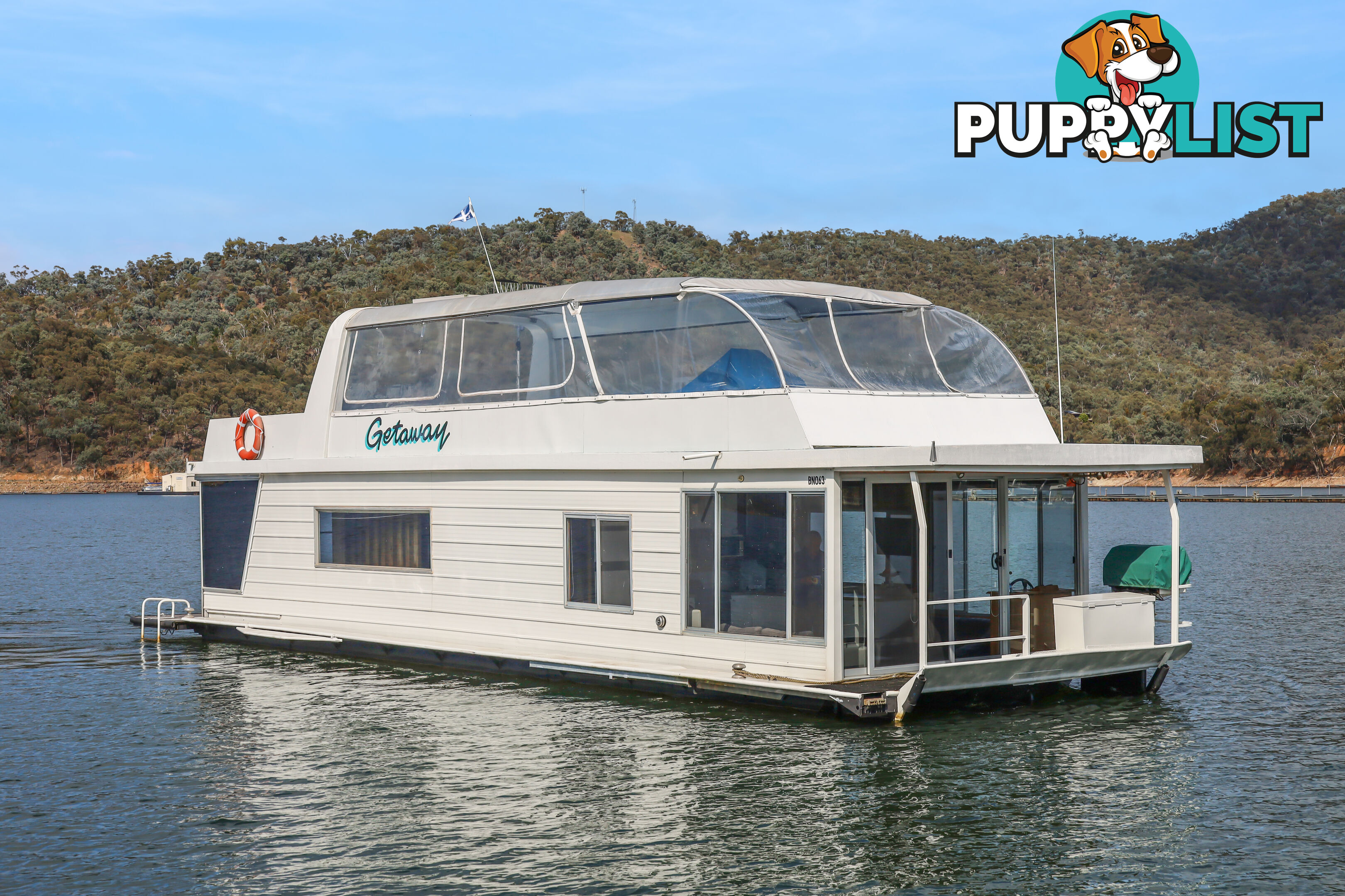 Getaway Houseboat Holiday Home on Lake Eildon