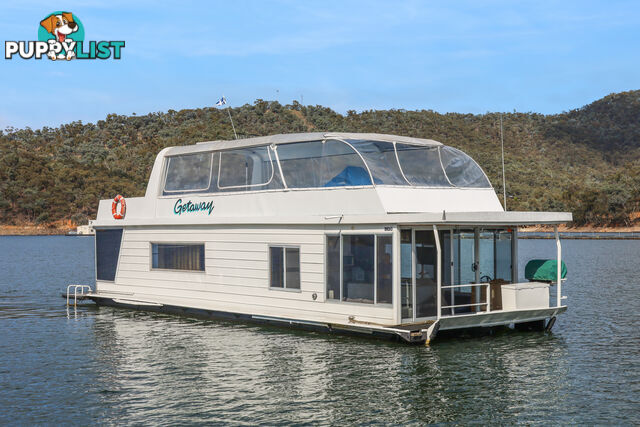 Getaway Houseboat Holiday Home on Lake Eildon