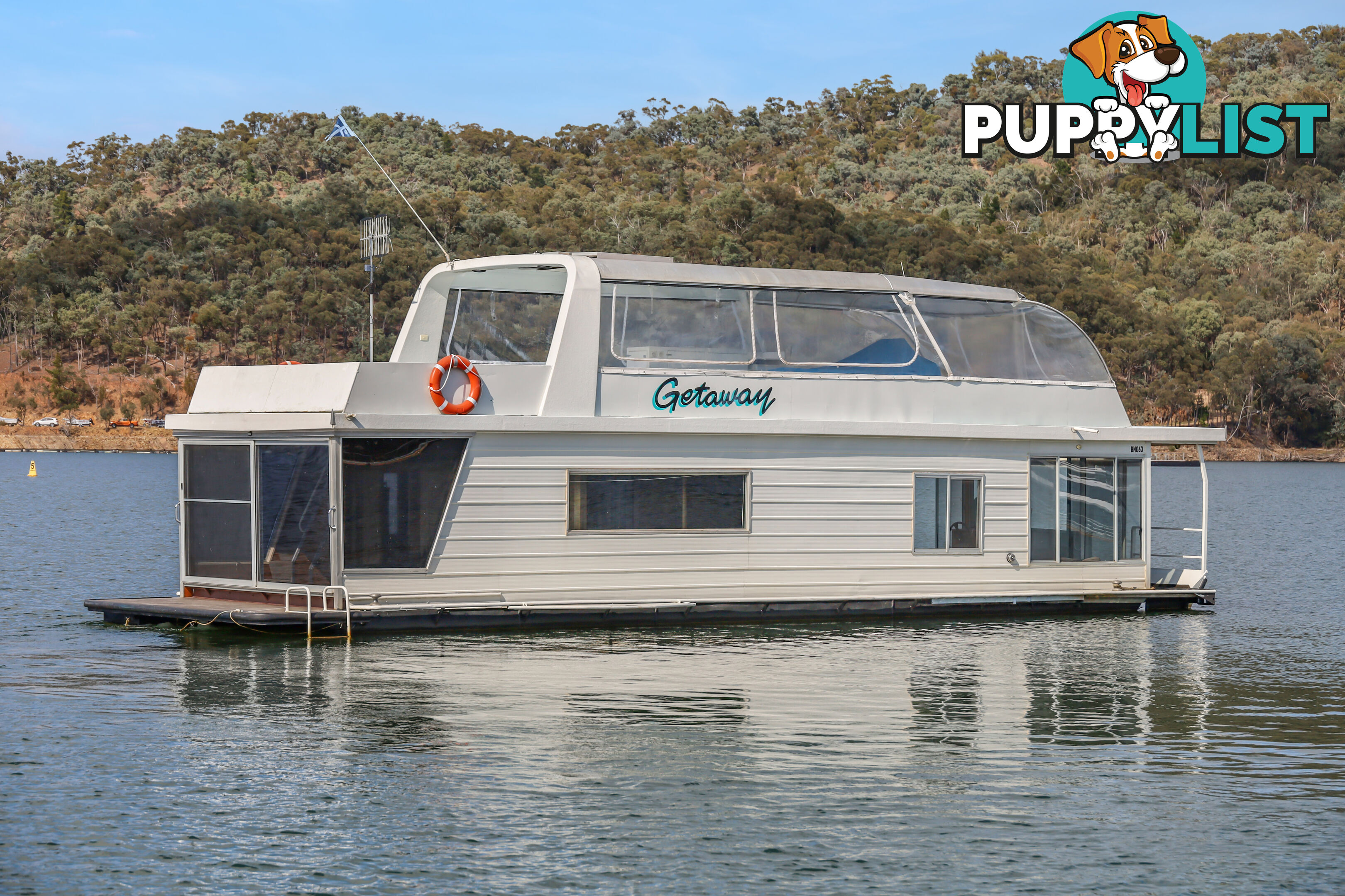 Getaway Houseboat Holiday Home on Lake Eildon