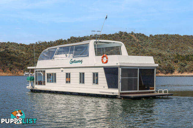 Getaway Houseboat Holiday Home on Lake Eildon