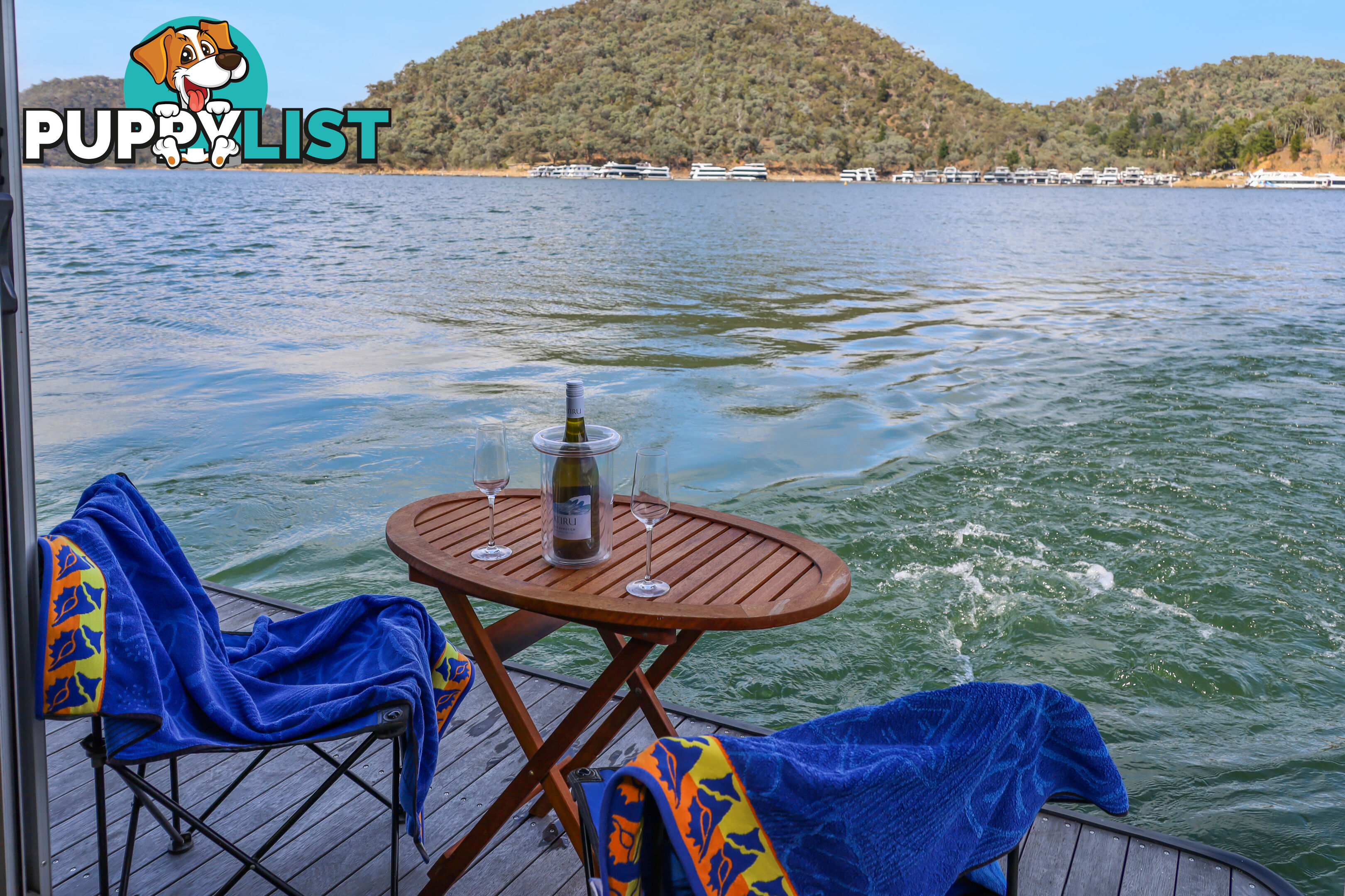 Getaway Houseboat Holiday Home on Lake Eildon