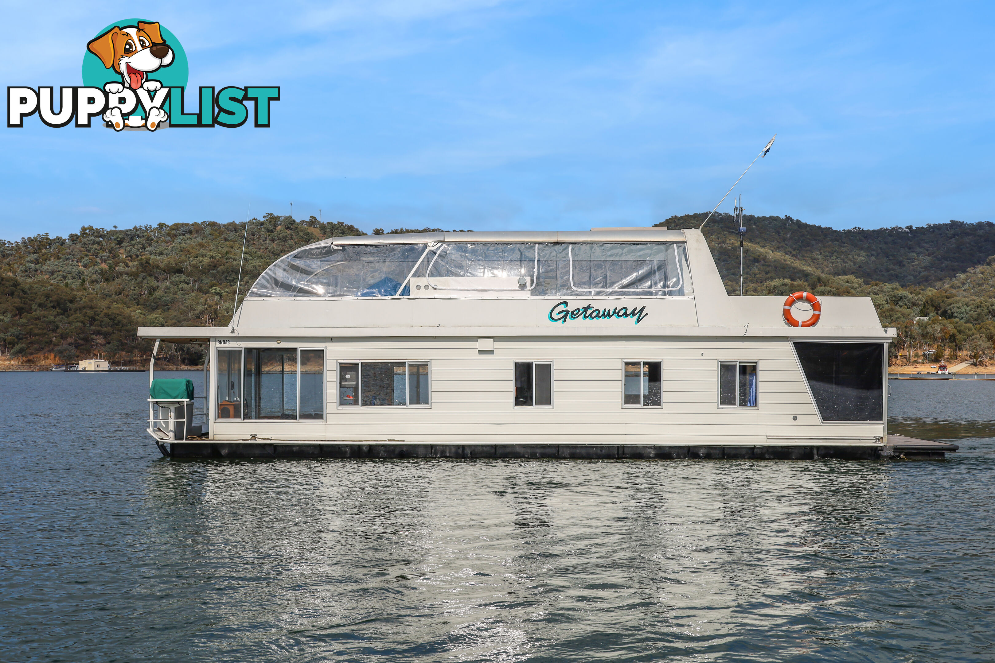 Getaway Houseboat Holiday Home on Lake Eildon